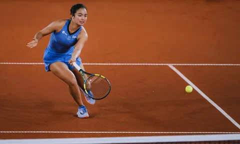 Eala đánh bại cựu á quân Roland Garros