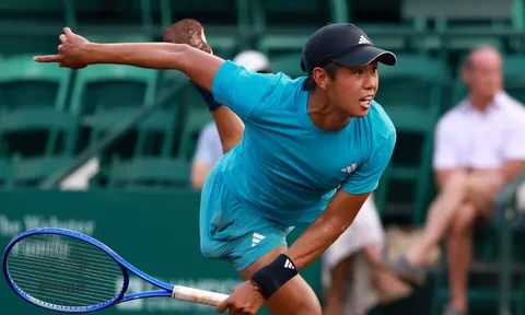 Learner Tien lần đầu lọt vào bán kết một giải đấu ATP Tour trên mặt sân đất nện