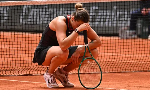 Roland Garros 2026: Sabalenka sụp đổ trước Shnaider