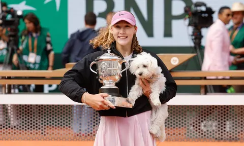 Chấm dứt hành trình cổ tích của Chwalinska, Andreeva vô địch Roland Garros