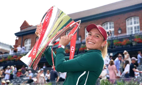 Raducanu gục ngã trước "kẻ thua cuộc may mắn" Donna Vekic tại chung kết HSBC Championships 2026