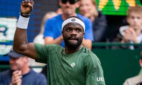 Tiafoe "đè bẹp" á quân Roland Garros ngay vòng 1 Halle Open