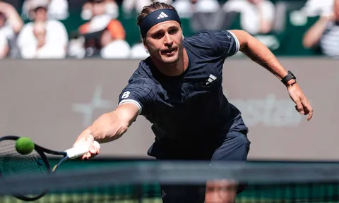 Zverev san bằng kỷ lục của Nadal
