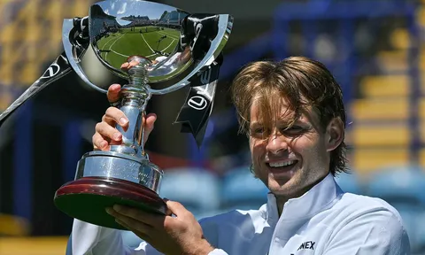 Zizou Bergs có danh hiệu ATP đầu tay tại Eastbourne