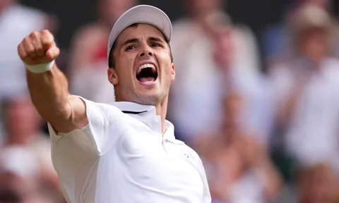 Tay vợt đặc cách Arthur Fery bất ngờ đi tới bán kết Wimbledon