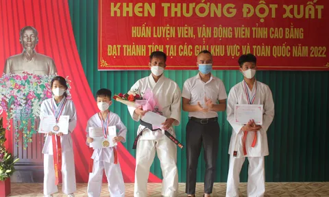 Cao Bằng khen thưởng đột xuất huấn luyện viên, vận động viên đoạt giải khu vực và toàn quốc