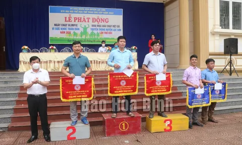 Giải Việt dã truyền thống huyện Lạc Sơn năm 2022