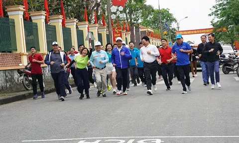 Huyện Quảng Ninh phát động Cuộc vận động "Toàn dân rèn luyện thân thể theo gương Bác Hồ vĩ đại" và Ngày chạy Olympic