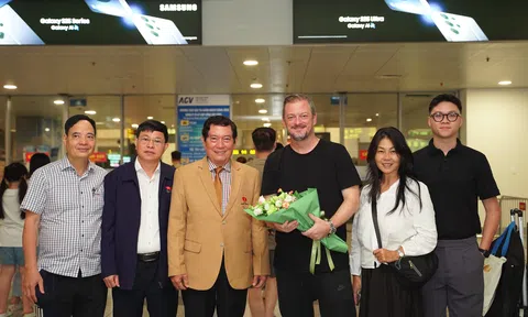 Chủ tịch Ủy ban Paralympic Quốc tế đến Việt Nam
