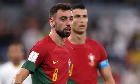 Tiền vệ Bruno Fernandes bênh vực Cristiano Ronaldo sau chiến thắng của Bồ Đào Nha