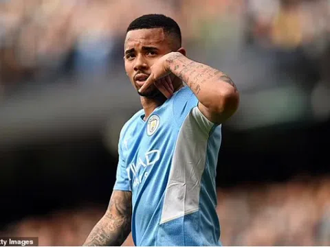 Tiền đạo Gabriel Jesus tìm đường rời Etihad sau khi Man City chiêu môn Erling Haaland