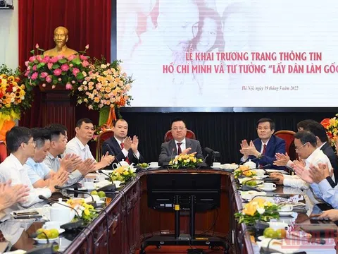 Khai trương Trang thông tin Hồ Chí Minh và tư tưởng “lấy dân làm gốc”