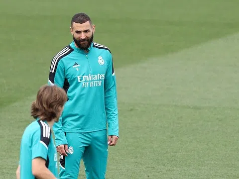 Tiền đạo Benzema tiếc nuối khi Mbappe từ chối chuyển đến Real Madrid