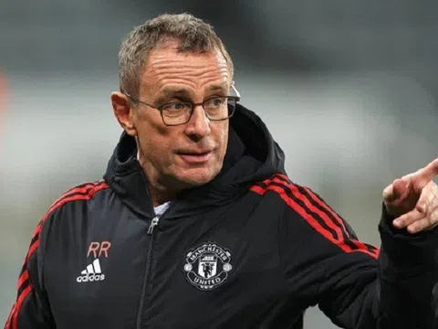 Huấn luyện viên Ralf Rangnick bất ngờ rời Man United ngay sau khi mùa giải kết thúc