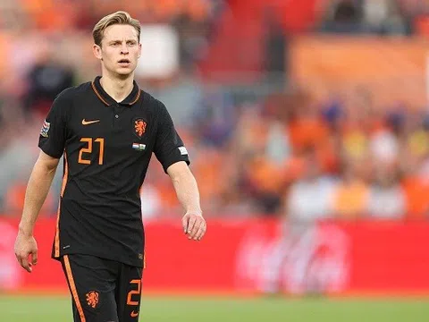 Tiền vệ Frenkie De Jong nghi ngờ bị Barcelona ép phải ra đi