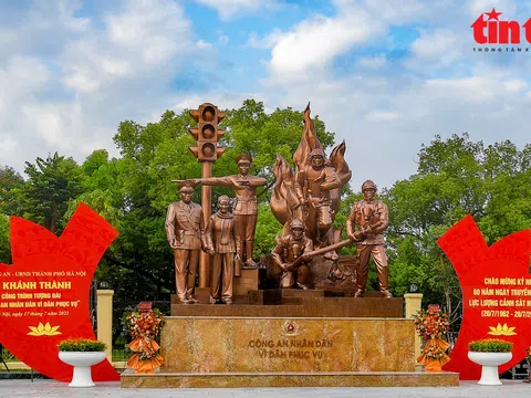 Khánh thành công trình tượng đài "Công an nhân dân vì dân phục vụ"