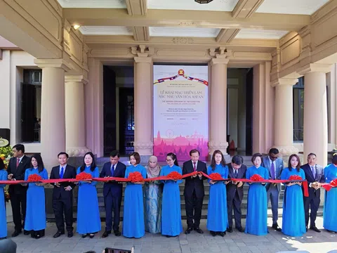 Triển lãm Sắc màu Văn hoá ASEAN