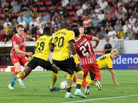 Ngược dòng thành công, Dortmund vươn lên dẫn đầu Bundesliga