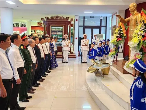 Triển lãm chuyên đề 'Từ Ngọ Môn đến Ba Đình lịch sử'