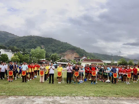 Huyện Mường Tè tổ chức giải Bóng chuyền đoàn kết công - nông - binh, Bóng đá thanh niên, Bóng chuyền hơi