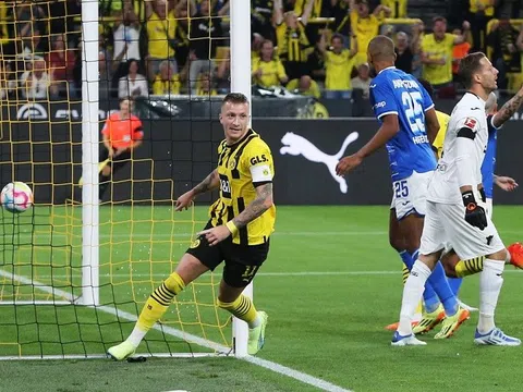 Giành trọn 3 điểm trên sân nhà, Dortmund vươn lên vị trí số 1 Bundesliga