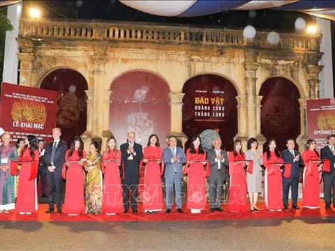 Khám phá báu vật Hoàng cung Thăng Long