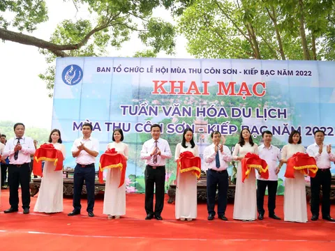 Khai mạc 'Tuần Văn hóa - Du lịch mùa thu Côn Sơn - Kiếp Bạc'