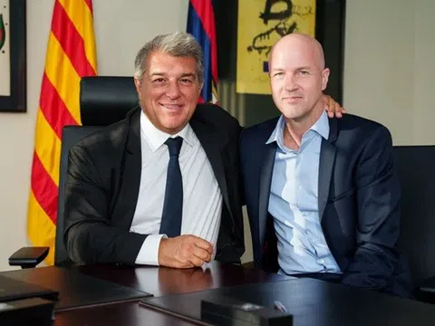Con trai huyền thoại Johan Cruyff trở thành Giám đốc thể thao của Barcelona