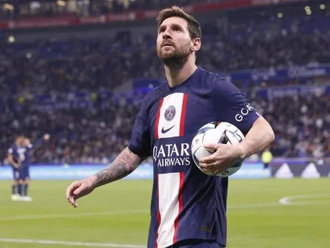 Lionel Messi vượt C.Ronaldo về thành tích ghi bàn