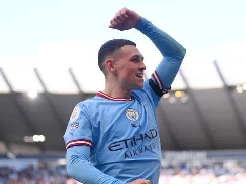 Tiền vệ Phil Foden của Man City phá kỷ lục ghi bàn của Lionel Messi