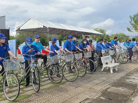 Bến Tre phát động và ra quân hưởng ứng Chiến dịch "Làm cho thế giới sạch hơn" 2022