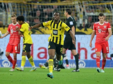 Sao trẻ lập công, Dortmund cầm hòa Bayern Munich trong trận cầu Siêu kinh điển nước Đức