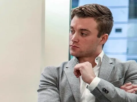 Chủ tịch Liên đoàn Cờ vua Na Uy từ chức vì gian lận