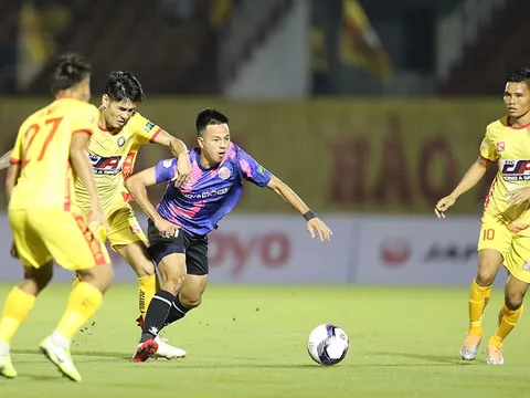 Trọng tài số 1 V.League lại sắp bị… treo còi