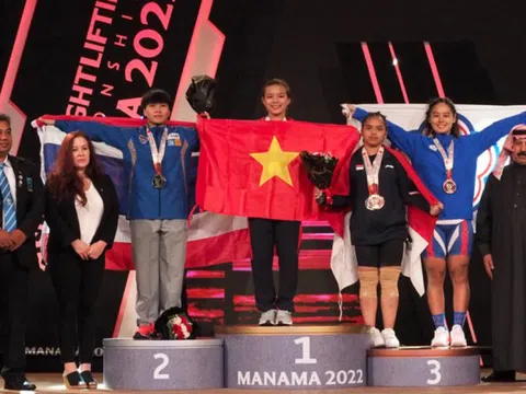 Phạm Thị Hồng Thanh lập hat-trick huy chương vàng tại giải vô địch Cử tạ châu Á 2022