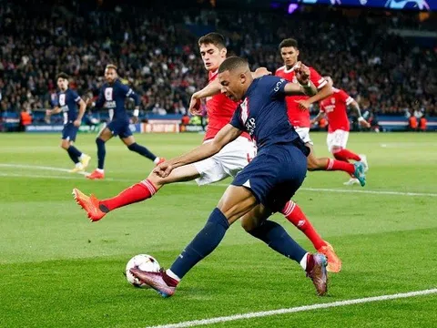 Mbappe lập công nhưng không thể giúp Paris Saint-Germain thắng Benfica