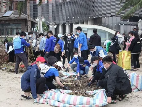 Đà Nẵng: 1.500 đoàn viên, thanh niên ra quân dọn bãi biển 