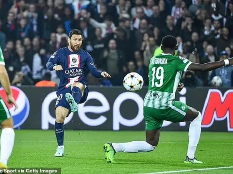 Messi thăng hoa đưa PSG sớm vượt qua vòng bảng Champions League