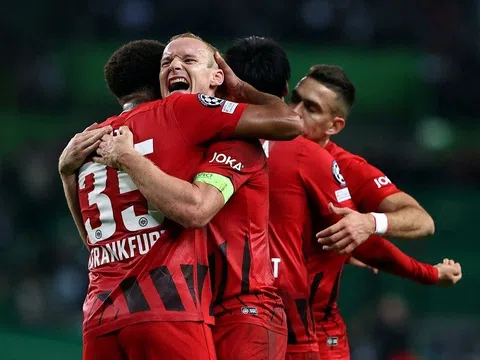 Frankfurt làm nên lịch sử tại Champions League