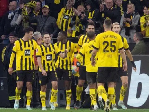 Thắng dễ trên sân nhà, Dortmund vươn lên vị trí thứ ba trên Bảng xếp hạng