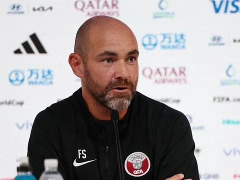 Huấn luyện viên trưởng đội tuyển Qatar lên tiếng trước tin đồn mua chuộc đối thủ trận mở màn World Cup