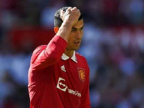 Ronaldo bị trừng phạt trước trận mở màn World Cup 2022 cùng Bồ Đào Nha