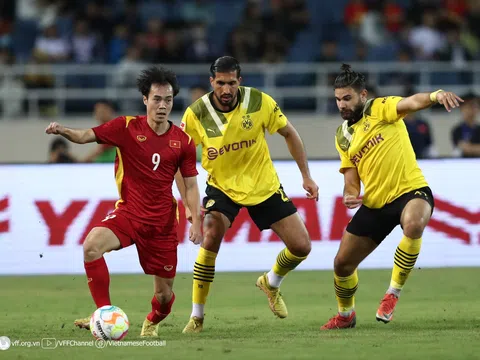 Đội tuyển Việt Nam: Bóng lăn mùa World Cup