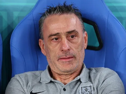 Huấn luyện viên Hàn Quốc từ chức sau trận thua đậm trước Brazil