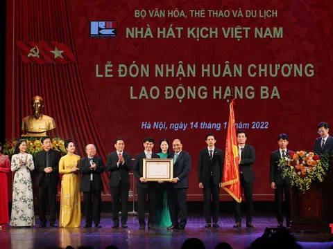 Nhà hát kịch Việt Nam kỷ niệm 70 năm Ngày thành lập và đón nhận Huân chương Lao động hạng Ba