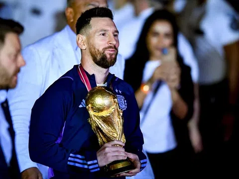 Lionel Messi muốn khoe chức vô địch World Cup 2022 trước cổ động viên Paris Saint-Germain