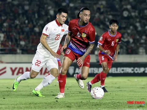 AFF Cup 2022: Tiền đạo Billy Ketkeophomphone của đội tuyển Lào có nguy cơ sớm chia tay với AFF Cup 2022