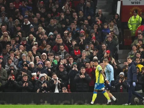 Fan của Man United tri ân Jesse Lingard trong ngày trở lại Old Trafford