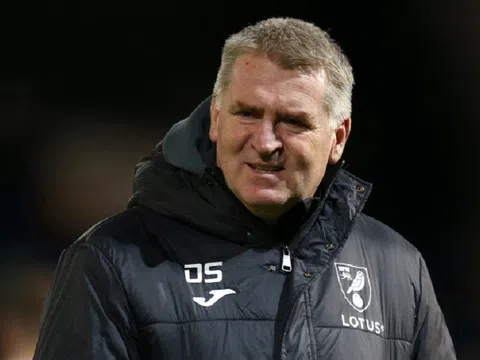 Norwich sa thải huấn luyện viên Dean Smith