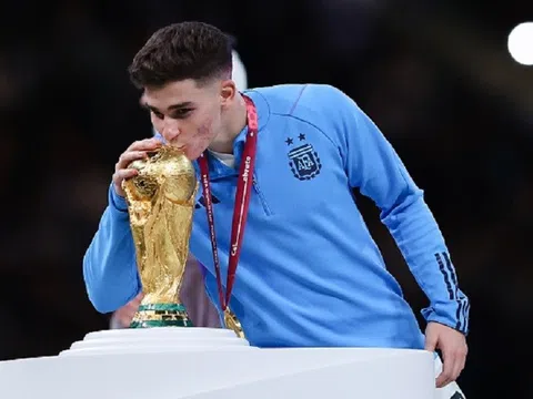 Julian Alvarez của Man City cạnh tranh giải FIFA The Best cùng Messi, Benzema và Mbappe